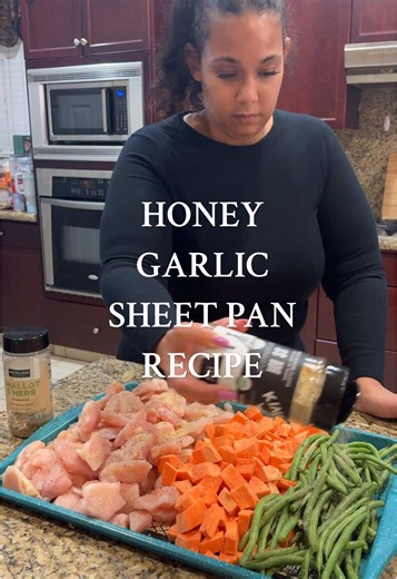 HONEY GARLIC SHEET PAN RECIPE: -4lbs frozen ( thawed) diced chicken breast -3 cups of diced sweet potatoes -3 cups of fresh cut green beans Season with preferences: mine are The Blend by Kinders & Shallot & Herb by Woodland Glaze: -1/2 cup honey 1tbs minced ginger 1tbs minced garlic 1tbs soy sauce or coconut aminos Sprinkle of red chili flakes Bake in over uncovered at 400 degrees for 30mins & remove, add glaze on top and bake for an additional 5 minutes. #w #weightloss #weightlosstransformation