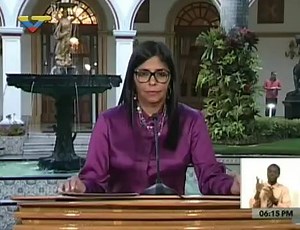 354K views · 11K shares | Venezuela se retira de la OEA por dignidad, por su independencia, por su soberanía, por La Paz y el futuro de nuestra Patria.Dimos las oportunidades para que se impusiera el espíritu multilateralista pero prevaleció la violación a las normas sagradas de la organización.El comportamiento ilícito y desmedido de @Almagro_OEA2015 terminó aislando a la OEA.Se abre nuevo camino para la Patria Grande!Viva Venezuela | Delcy Rodríguez | Facebook