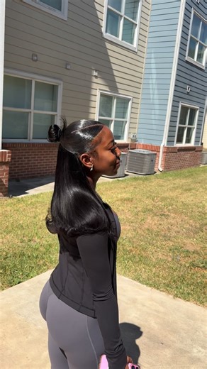 slickedby.dadoll_ on Instagram: "Add flip curls to your next appointment 😍😍 SERVICE: Low Half-Up Half Down + 3D Part + Spiked Bun (3 Bundles Of Empire Straight Hair *20 in) If viewing, Follow & Come Get @slickedby.dadoll_ 🎀😉! Dm For Any Questions ✔️ • • • • • • • Follow #explorepage #explore #sleekponytail #ponytails #dfwponytails #fortworthhairstylist #atlantabraids #stitchbraids #celebritybraids #celebritybraider #celebrityhairstylist #slickedbydadoll #pvamuhair