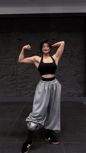 Zeus' Son's Free Fitness Style Unveiled: Monkey's Scratch Transformation