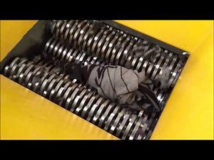 UNTHA RS40 shredder- cashmere/wool/packaging/plastic