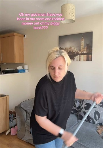 I wonder who took the money! #joettes 💙 #bluelady4929 #mumlife #piggybank #teenagers