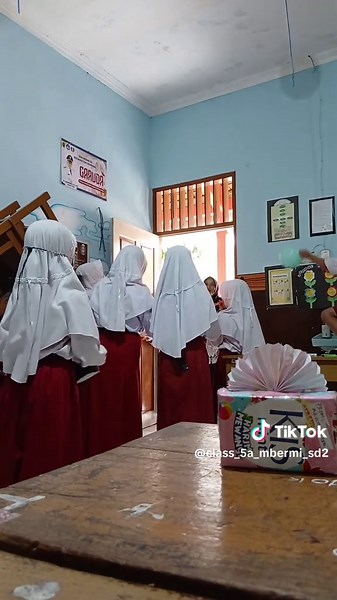 limoo_Asikkk (@class_5a_mbermi_sd2)’s videos with suara asli - limoo_Asikkk