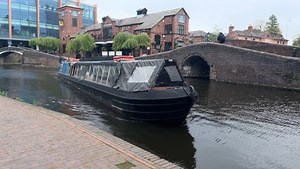 Taking a tour of Birmingham from the canals