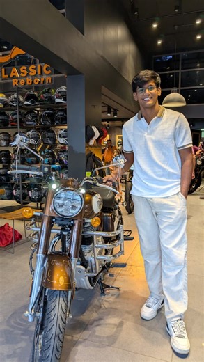 Rɪᴛɪᴋ Yᴀᴅᴀᴠ on Instagram: "The new Royal machine is in the house . . . . #viralreels #trendingnow #instareels #reelitfeelit #royalenfield #new #ride"