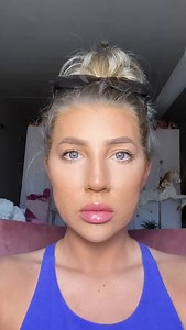 88 reactions · 136 comments | The first photo is a FULL FACE of one of the most popular brands on the market! It’s well known and well marketed by makeup artists and influencers alike but I put it on and I instantly felt discouraged in my skin. The second photo is a luxury anti aging makeup routine not as popular but way better formulated for textured aging skin. I feel GOOD in my skin in it. Say GTL to get the list | Bombshell Beauty Boutique with Kesha | Facebook