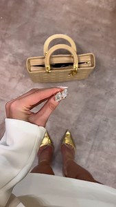 Two new moval Harlows just landed and they’re 15% off during our sample sale. One of our most requested pairings is a moval center set in our vintage-inspired Harlow ✨ Shown here a 2.74 carat moval brilliant Harlow, and a larger 6.06 carat old mine moval Harlow. Now priced at $4,463 and $7,778 with the discount applied. Both are set in a 1.65mm vintage solitaire band featuring the Harlow’s signature triple-melee side accent and triple split NSEW prongs. Finished with a pavé bridge, and a donut. 