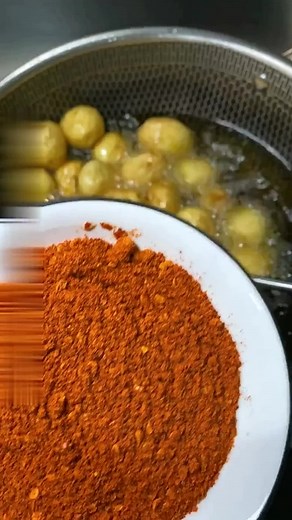 Do you want to know where I get these authentic sauce? #condiment #spicy #curry #pepper #cookingsauce