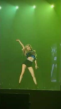 LISA BLACKPINK SOLO DANCE - Swalla - In Your Area World Tour Bangkok - DID SHE JUST ????