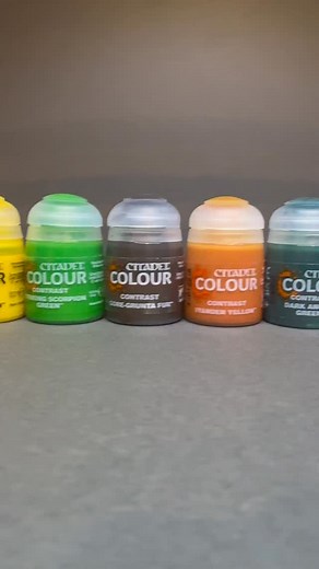 FLESH TEARERS RED 🔴 CONTRAST CORNER Here’s a look at Flesh Tearers Red contrast paint by Citadel. Starting with a zenithal spray (black and white from above) | test how this paint looks on a skeletons robes. This is a great way to get robes looking good with very minimal effort. . . . . . #warhammer #warhammertutorial #tutorial #contrastpaints #contrastpaint #speedpaint #speedpainting #miniaturepainting #tabletopgaming #contrastcorner #fleshtearers | Sprue Goons