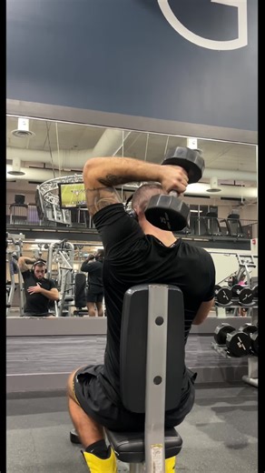Some chest/tricep exercises on my day off. Gotta stay in shape physically/mentally… what do you guys like to do for cardio? ⬇️ #columbiasc #gym #gymrat #mma #gains
