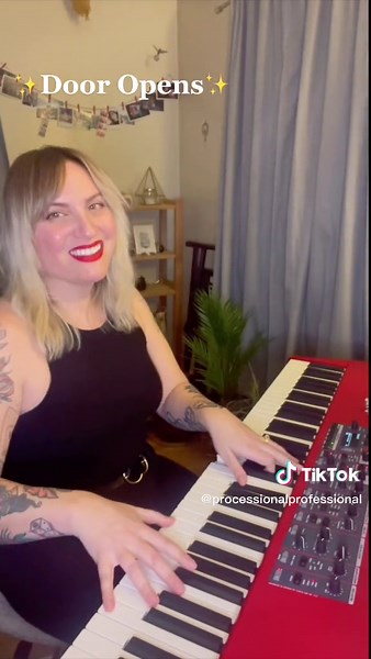 From “First Date” to your Wedding Day!! I Do Blink182 = Pop Punk LOVE🖤 #blink182 #firstdate #weddingpiano #bridalentrance #pianocover #weddingmusic