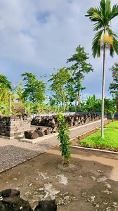 41K views · 848 reactions | Jalan jalan ki ra kudu numpak sepeda motor, numpak sepeda pancal ngene ki yo mening bonus sehat cah. Kirimane • @jendr0 Menjauh dari hiruk pikuk perkotaan, menikmati Slow Living sesaat. Jadi berpikir apa sih yang dicari, materi atau ketenangan? • • #gowes #gowesnusantara #konabikes #kona #konamtb #sepedaindonesia #blitar #blitarhits #blitarkeren | Jelajah Blitar | Facebook