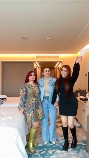 ‎Kurdish dance | کوردیش دنس‎ on Instagram‎: "کەمەرە شەڵ نازت بو🥰💃🏻❤️ @farshad.amini.official @hooman.zhale @kurdish._.lande @kurdish._dance"‎