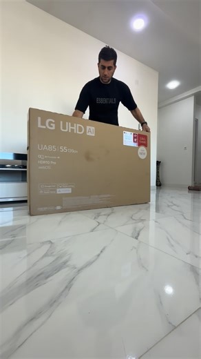 ‎لوازم خانگی اصلی + جهیزیه‎ on Instagram‎: "⁨ 🔴پست بعدی مشخصات کامل 🔴 💎تلویزیون ال جی UA8500 💎 🔘در دسته نمایشگرهای LED یا همان 4K UHD سال 2025 قرار می‌گیرد که گزینه‌ای اقتصادی و قیمت مناسب برای خرید به شمار می‌رود. این محصول برای کاربری معمولی و تماشای فیلم و سریال تولید شده است. با دارا بودن برخی از امکانات گیمینگ می‌تواند در زمینه بازی‌های معمولی نیز عملکرد رضایت‌بخشی را ارائه دهد. 🔘این تلویزیون تصاویر را با وضوح 4K و نرخ نوسازی 60 هرتز نمایش می‌دهد و با توجه به جایگاه میان‌رده و برچسب ق