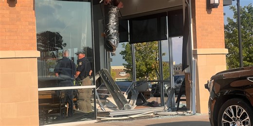 Vehicle crashes through South Tyler restaurant windows