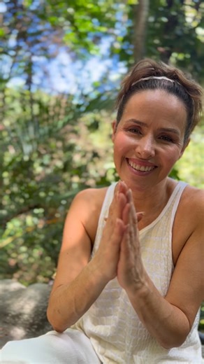 Leona Cavalli on Instagram: "Feliz 2026☀️!!! Um pouquinho sobre a numerologia e as sincronias deste ciclo ⚪️ Hoje, pela Lei do Tempo é dia do selo Noite 🔵 no Tom Planetário da Manifestação⚡️trazendo abertura para pôr em pratica a abundância dos nossos sonhos 🧿 P A Z 🙌🙌🏾🙌🏿"
