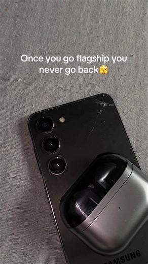 Soo glad that I bought a flagship and not a midrange again😍 #samsung #techtok #flagship #s23 @𝑮𝒂𝒍𝒂𝒙𝑸𝒐𝒅𝒆 @MOBI'S📲 GARAGE @Note20U Hype 😍 @DV1 @RandomTech @Musti @Bela @Techstuff16 @Pro Plus K 🌙 @Nothing2Hype