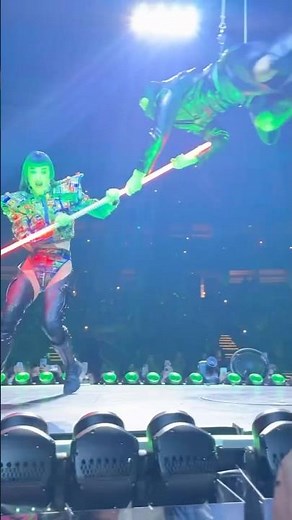 #katyperry #fighting #Extraterrestrial at her #show #music #concert #shortsvideo #shortsmusic #Video