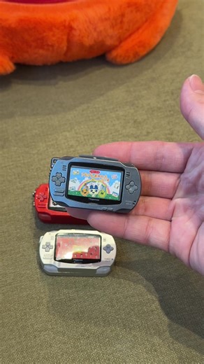 みんな早くやった方がいいぞ 2026年1月中旬発売。 ポータブルゲーム機マスコット500円 #ガチャガチャ #ガチャ