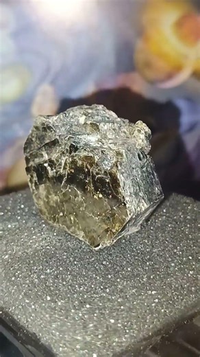 La Biotite #shorts #viral #new #minerali #gemme #oro #cristalli #quarzo #natura #avventura #pietre