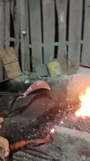 Tempering a Knife Blade 🎉 #Knife making #Tempering #Blacksmithing #shorts