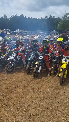 46 reactions | SOB Regional Practice was good got the speed just need good start and put in some good laps good time @110racing.mx @oniumpro @the_crew_co @rynopower #chargelife #MonsterMountainTrainingAcademy #gotdirttrackdesigns @mckinley_co1 | Mason Cole | Facebook