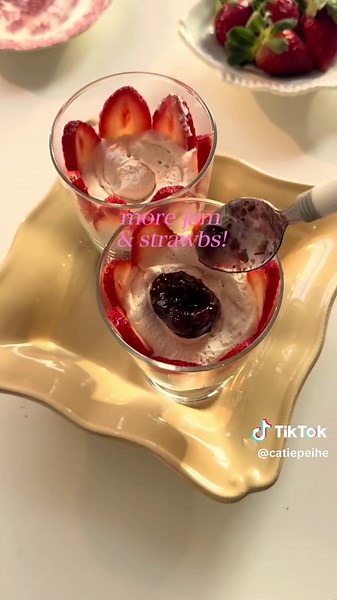 Baking Delicious Aesthetic Cakes Inspired by Frank Ocean