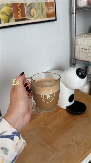 🌞 Lo primero en la mañana: café y recompensas ☕🎁​ @iris_ermine empieza su día con NESCAFÉ Dolce Gusto y aprovecha los beneficios del Premio Club directamente desde la APP.​ Solo necesitas:​ 📲 Abrir la app​ 📦 Escanear el código de tu caja​ 🎯 Elegir tu beneficio favorito​ Puedes:​ ✨ Acumular puntos y canjearlos por regalos​ 🎉 Participar en sorteos increíbles​ 🏅¡Descubrir si has ganado al instante!​ 🏷️ Obtener cupones de descuento​ Fácil, rápido y delicioso.​ Escanea, elige y disfruta con #