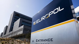 Europol zverejnil mená najhľadanejších ľudí: Traja z nich sú zo Slovenska!