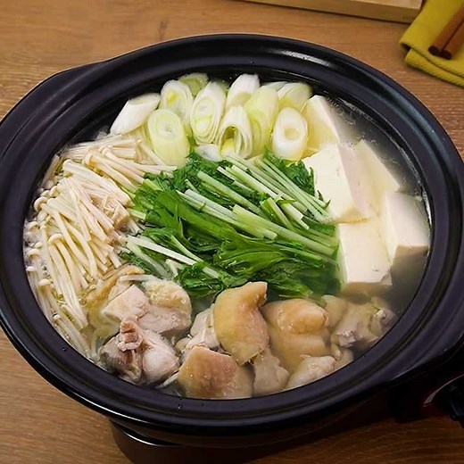 うまみたっぷり！ 鶏もも肉の水炊きのレシピ動画・作り方 | デリッシュキッチン
