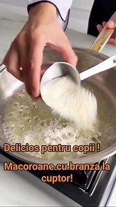 Macaroane cu branza la cuptor! Reteta de duminica pentru toata familia 🤩 Ingrediente: O cană de apă măsoară 200 ml 400 g de paste făinoase (3,5 căni) (Macaroane) 1 litru de lapte (5 căni) 40 g de făină (4 linguri, nu pline) 50 g de unt (2 linguri) 80 g de brânză cheddar 100 g de brânză Cassar 50 g de cremă de brânză (1 lingură plină) Sare, piper. Mai întâi, adăugați pastele în apa clocotită și gătiți-le timp de 15 minute (nu mai mult pentru ca se vor deschide in mod oribil)După ce fierbeți, pun