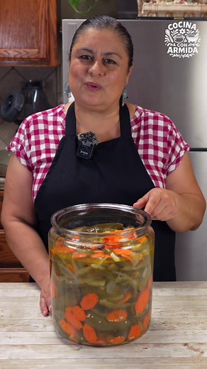 ⸻ 🌶️✨ ¡Dale sabor a tus platillos con chiles curtidos caseros! ✨🌶️ Aprende paso a paso cómo preparar estos deliciosos chiles que le dan un toque único a tacos, tortas y mucho más. 😋🔥 💡 Tip: Se conservan por semanas y cada día están más sabrosos. #ChilesCurtidos #fyp #SaborMexicano #parati #ComidaMexicana