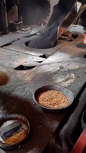 Real Engineerings | Engineering & Technology & Gadgets & DIY on Instagram: "Industrial Forge: Forging Massive Metal Components with Extreme Force! 💥🔨 ​Step into the gritty, intense world of the foundry! This captivating video documents a crucial step in heavy manufacturing: the sand casting and forging process used to produce large, robust metal components, likely heavy blocks or dies for use in industrial presses. ​The Foundry Process in Action ​This process is about shaping red-hot metal usi