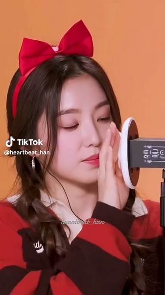 Irene Red Velvet ASMR Ear Massage and Tapping Sounds