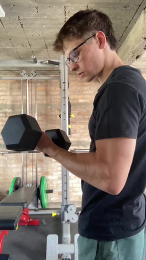 Effective Gym Workouts for Building Muscle Strength