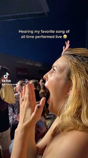 Lisa Cimorelli on Instagram: "I STILL CAN’T BELIEVE LAST NIGHT WAS REAL!!!!! 😭 Got to see @googoodollsofficial and got to bring my mom with me who was the OG Goo Goo Dolls fan in our house 🙌🏼❤️ was such a cool full circle moment to hear so many songs from my childhood that I’ve carried into my life as a new mom! Forever grateful for the music industry and the absolute MAGIC of live music!!! Truly my favorite kind of entertainment! 😍"