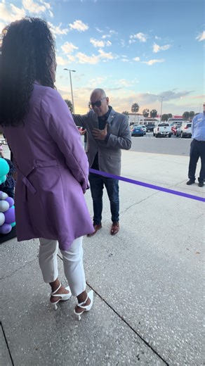Mayor Rob Medina Prays for Luna Dayz at Ribbon Cutting