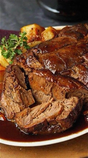 35K views · 632 reactions | I was this close to giving up on cooking beef roasts—until I found this trick. Now my family begs for it every Sunday!  Full recipe   | Easy Recipes | Facebook