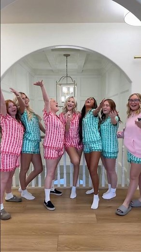 ITS TIMEEE!!! Go watch 7 SISTER Gift Exchange!!! 🩷🎄 #notenoughnelsons #sisters #giftexchange