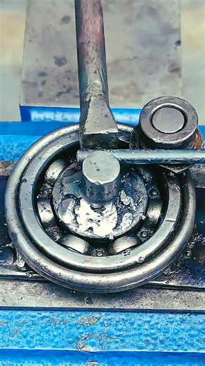 Techniques in bending metal using tools made by a blacksmith | Marketing skills