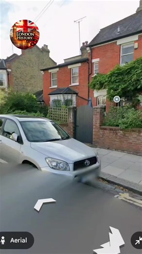 On this street a legendary British film and iconic scene was made. #shaunofthedead #filmlocation #london #northlondon #fyp