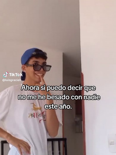 Tips for Your First Kiss Experience