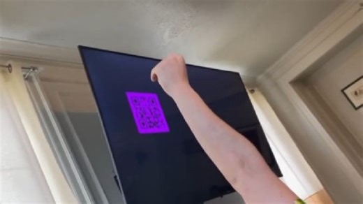 El anuncio más efectivo del Super Bowl es de Coinbase: solo un código QR rebotando