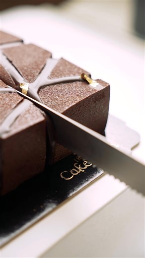 your favorite mouse cakes are here! يمكنك الطلب من خلال تطبيقنا أو من خلال رقمنا : 064292929⁩ | The Cake Shop