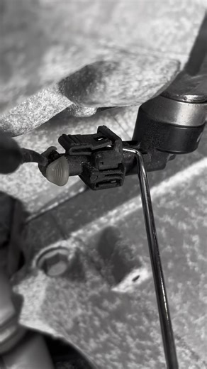 Different ways to remove stuck connectors! #cars #machine #engine #garage #automotive #mechaniclife #fblifestyle #autoservices #oilchange #carservice #carrepair #brakeRepair #autorepair #carcare #mechanicproblems #automotiveexpert #fixitright #garagelife #engineexpert #cartroubleshooting #mechanicadvice #howto #How #fyp #reels #reelsfb #service #breakeisc #brake | Gearhead Bryan