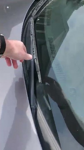 Infiniti Q50 Q60 wiper blade replacement. How to replace the wiper blades.
