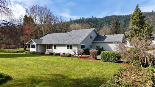 9401 Old Stage, Central Point, OR 97502 - MLS 220217181 - Coldwell Banker