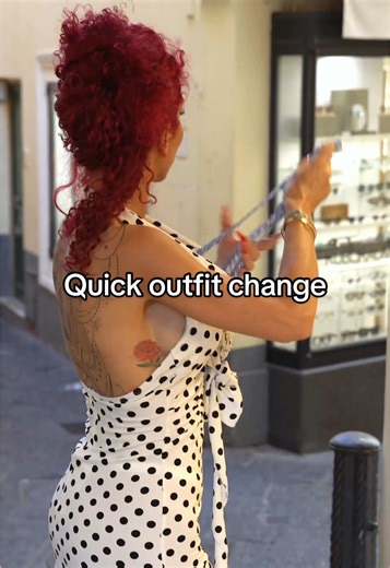 Quick Outfit Change by Simona Renzetti