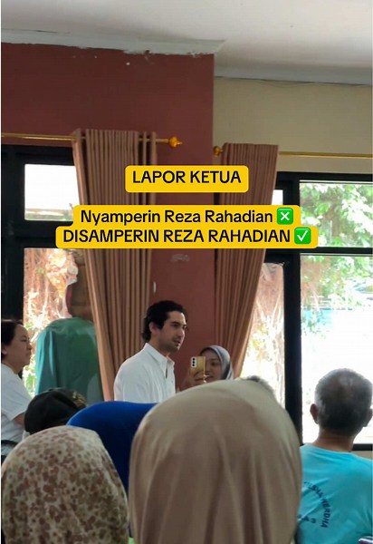Reza Rahadian dan Kunjungan ke Panti Lansia